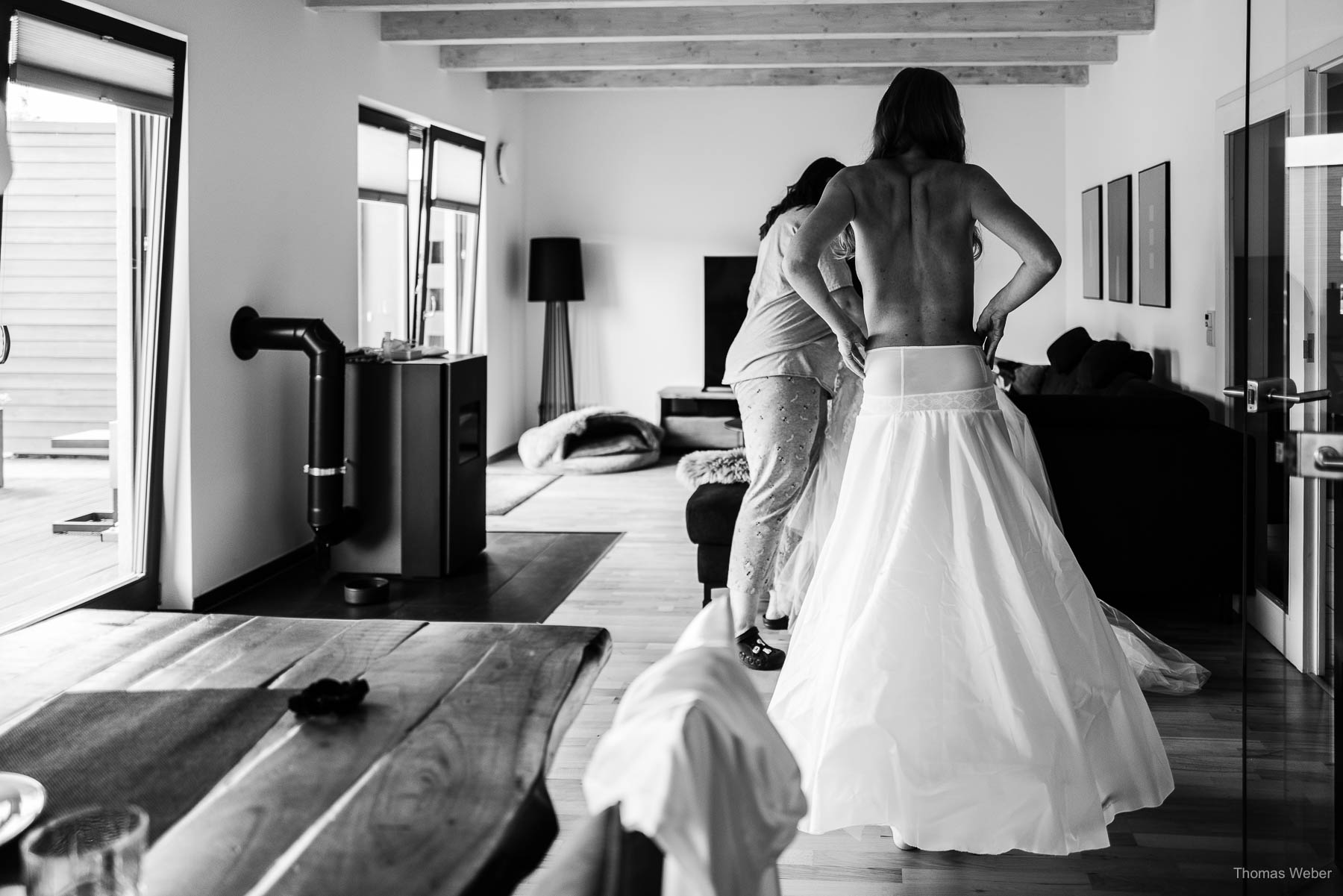 Ankleide der Braut, Hochzeitsfotograf Ostfriesland